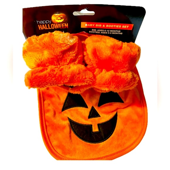 🎃 HAPPY HALLOWEEN Baby Bib & Booties pumpkin Set size 0-12 months NWT - Picture 6 of 7